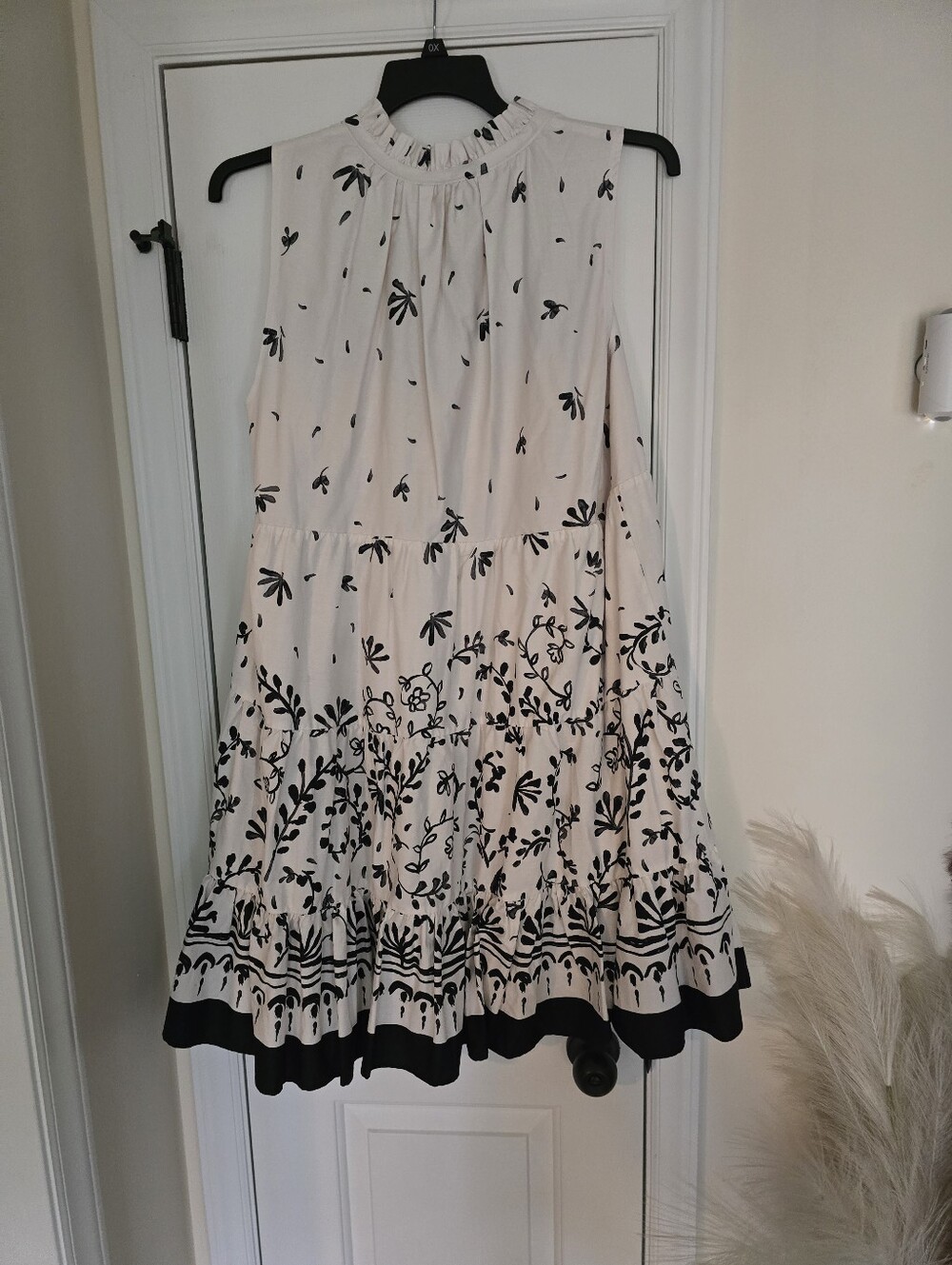 Philosophy Cream and Black Floral Sleeveless Dress - Picture 2 of 3